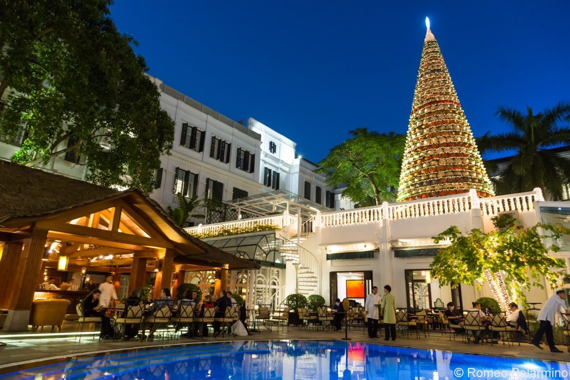 Enjoy-the-luxury-dinner-buffet-in-Sofitel-Métropole-in-Hanoi-Top-Things-to-do-in-Hanoi-in-Christmas-Eve