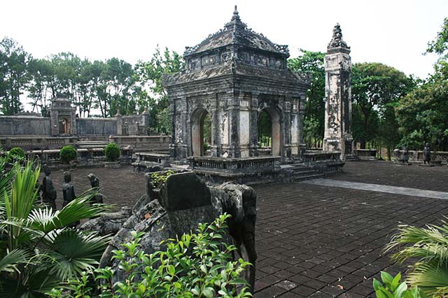 dong-khanh-tomb1