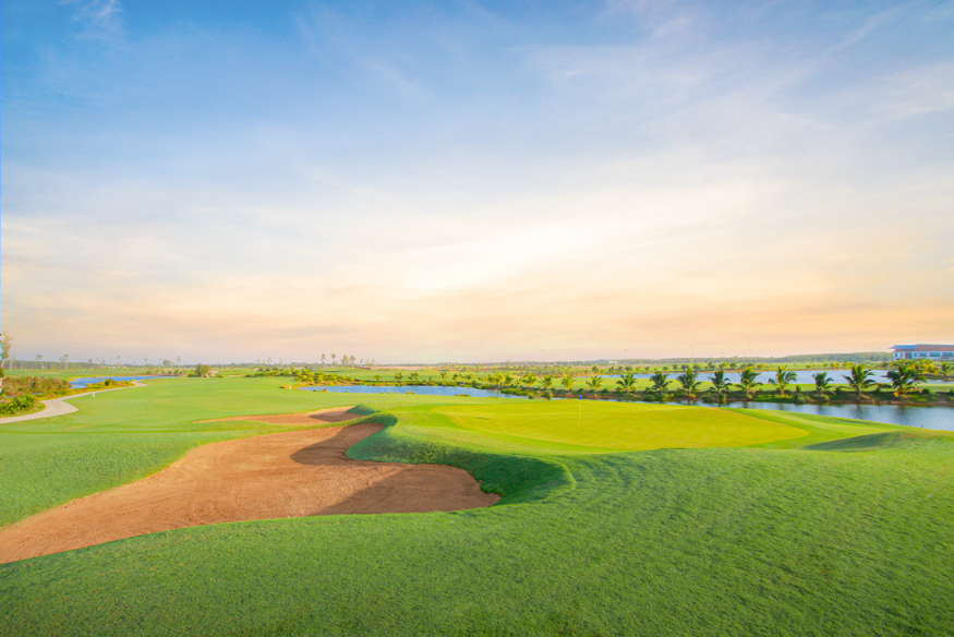 Royal Long An Golf & Villas: An Exhilarating Experience with Impressive Greens